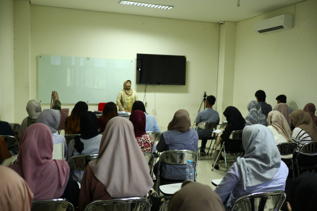 Aumni back to campus