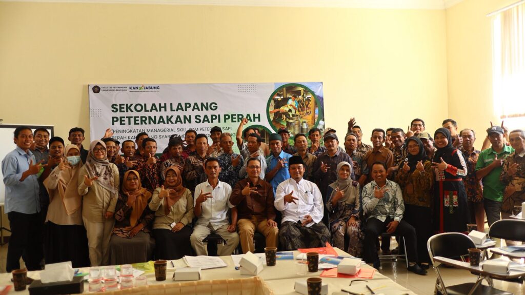 Peserta Sekolah Lapang Peternakan Sapi Perah